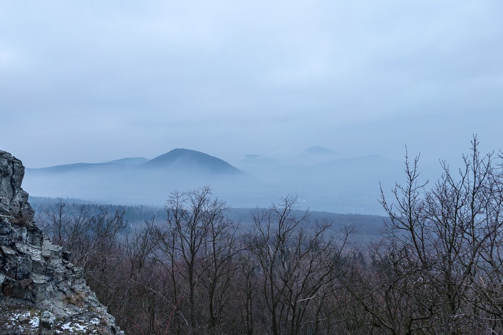 Oltářík, mlhavé ráno