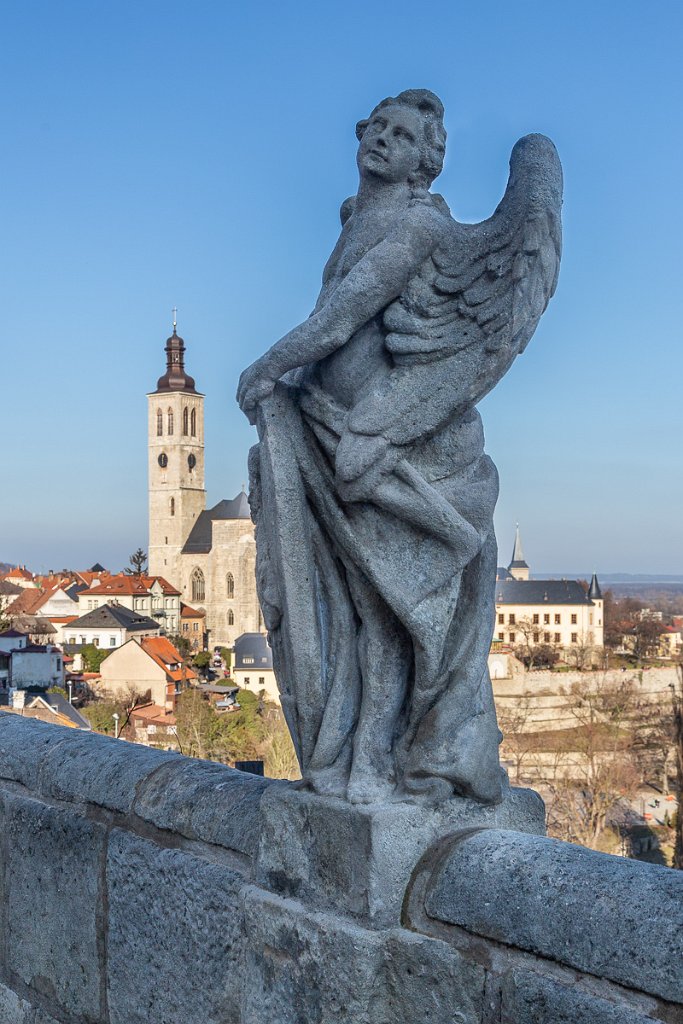 Sochy před jezuitskou kolejí